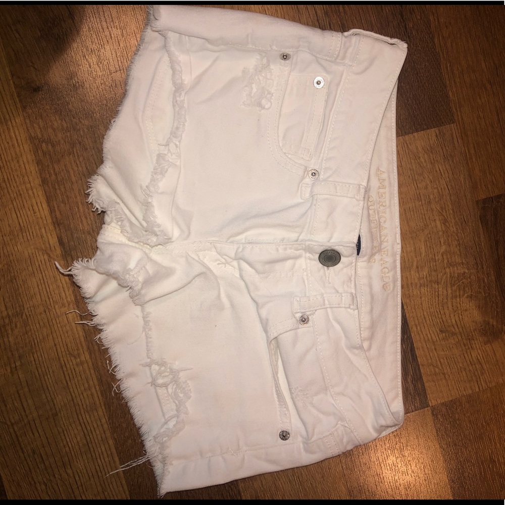 American Eagle Women’s White Jean Shortie Shorts
